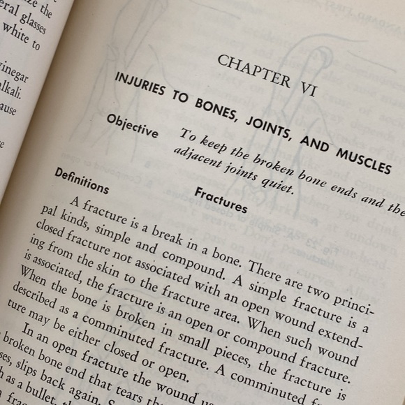 1957 First Aid Hardcover Book by The American National Red Cross - Picture 8 of 14